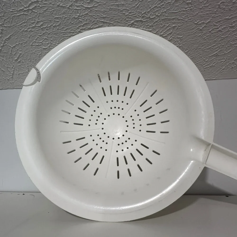Vintage White Plastic Colander Strainer with Handle Made in USA PP 5 Kitchenware